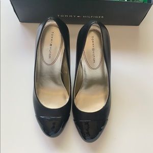 BNIB Tommy Hilfiger Black Pumps